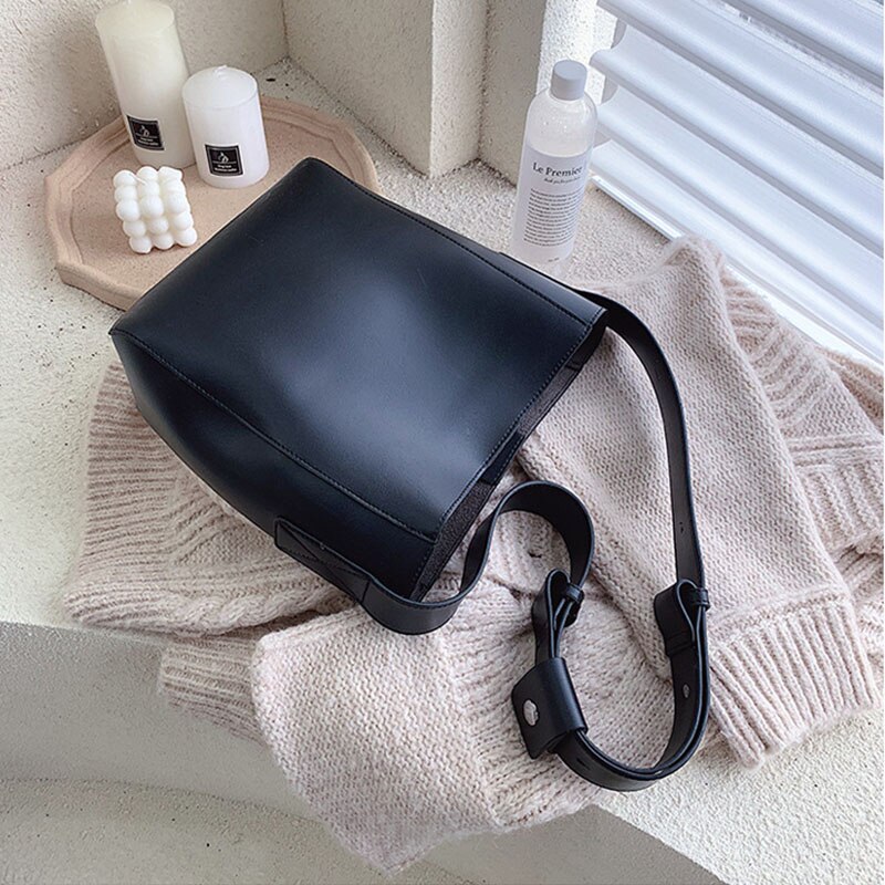 Large Capacity Pu Leather Shoulder Bags for Women Winter Vintage Crossbody Handbags Women's Comtosite Bucket Bag: Black