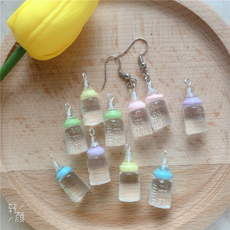 10 teile/paket Baby milch flasche Harz Baby Reize Handwerk Kunststoff Charme Ohrring Keychain DIY Schmuck Machen