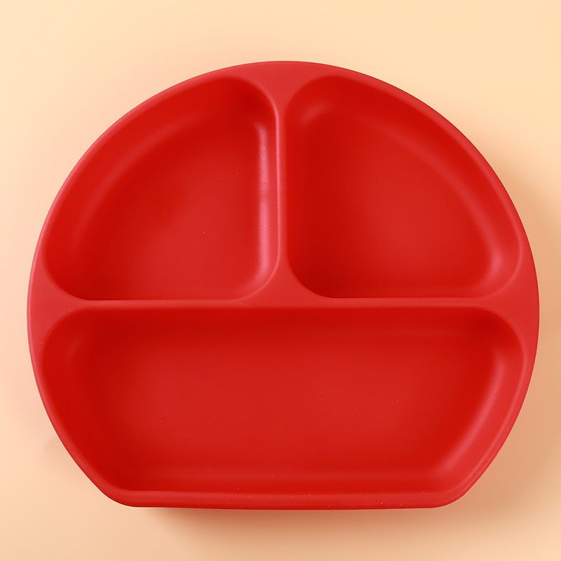 Plat de bébé Section créative pour enfants assiette en Silicone souriant avec ventouse forte plaque de nourriture en Silicone divisée collante: red