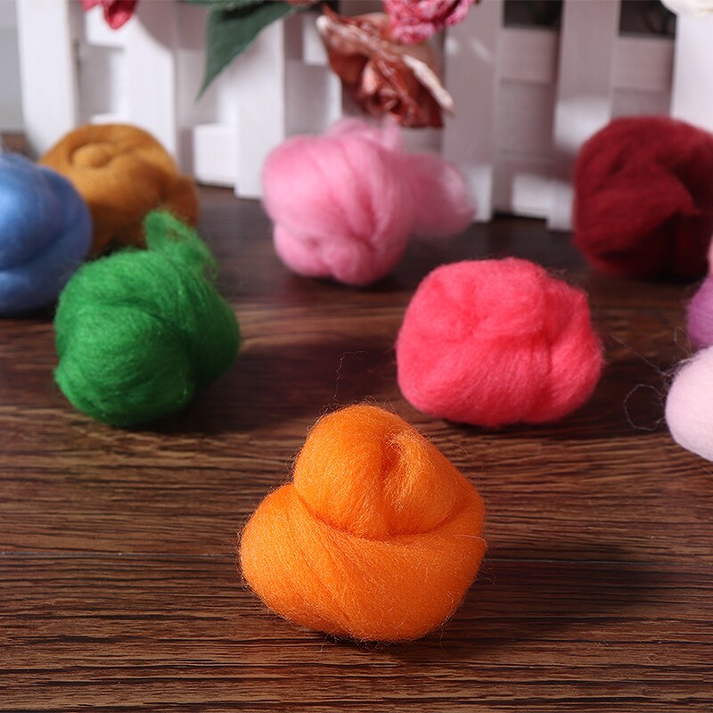 12 stuks 12 Kleuren 5g Zachte Wol Fibre Roving Voor DIY Naaldvilten Hand Spinning Naaien Pop Handwerken Fibre arts Mayitr