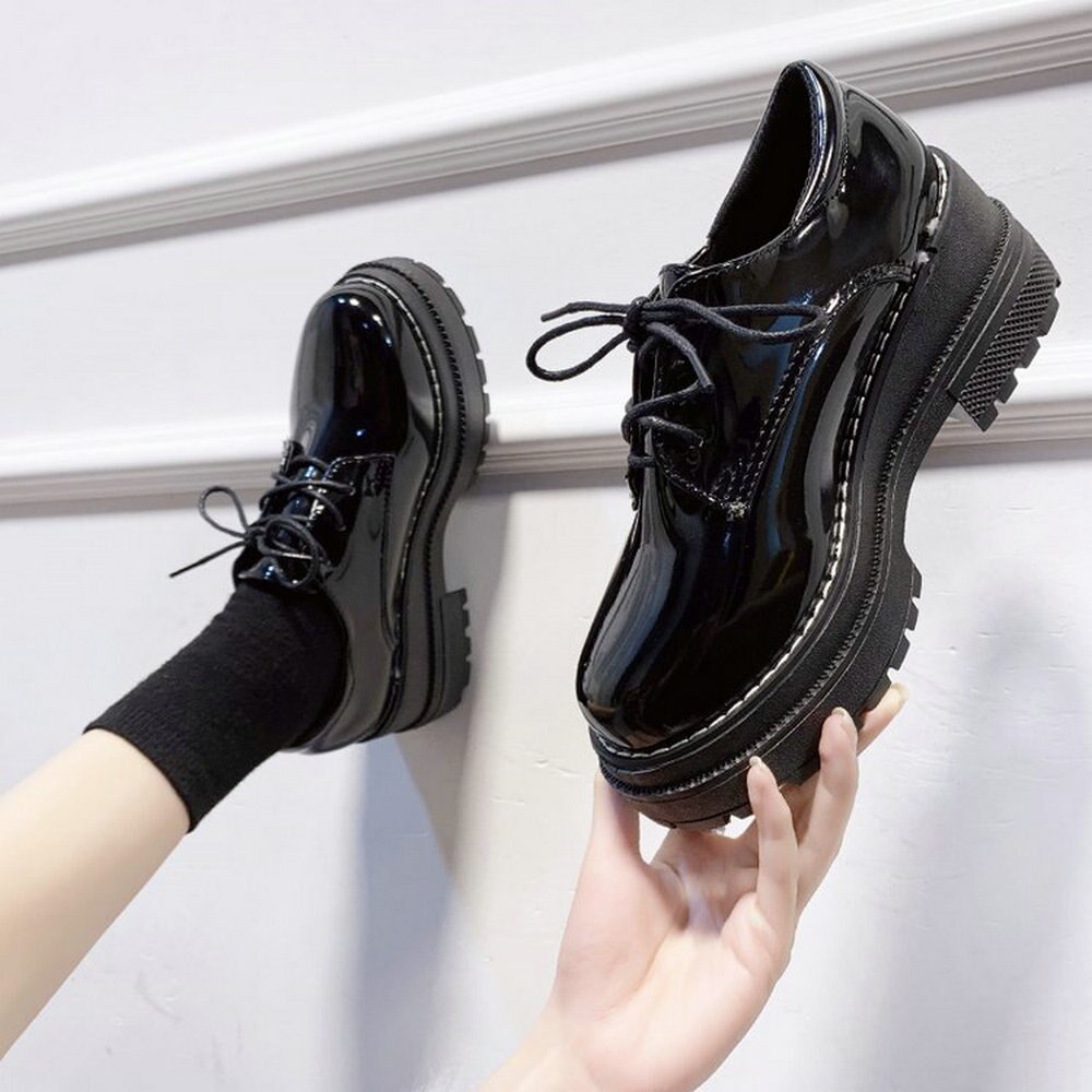 Dam tjocka botten sneakers snörning låg häl klack lackläder skor halkfria damer höjd öka casual skor  b62-77 jy