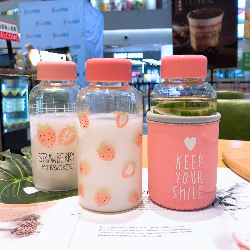 Een lege fles drank (toren van pzza) bewerken met een oud tafellaken