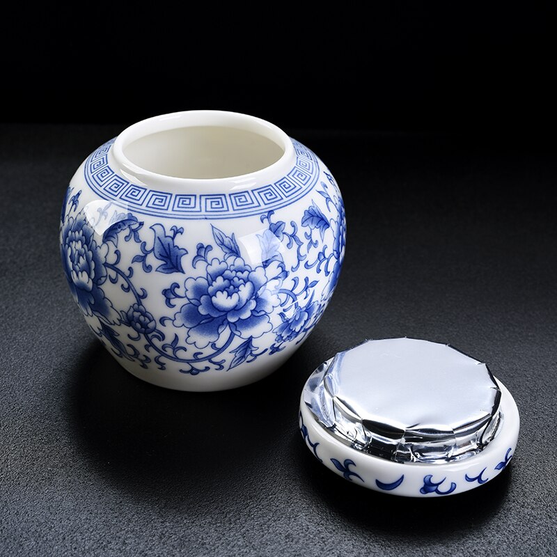 Blue and White Porcelain Storage Jar Ceramic Round Flower Pattern Tea Box Multifunctional Ceramic Jar Food Container Classic Art