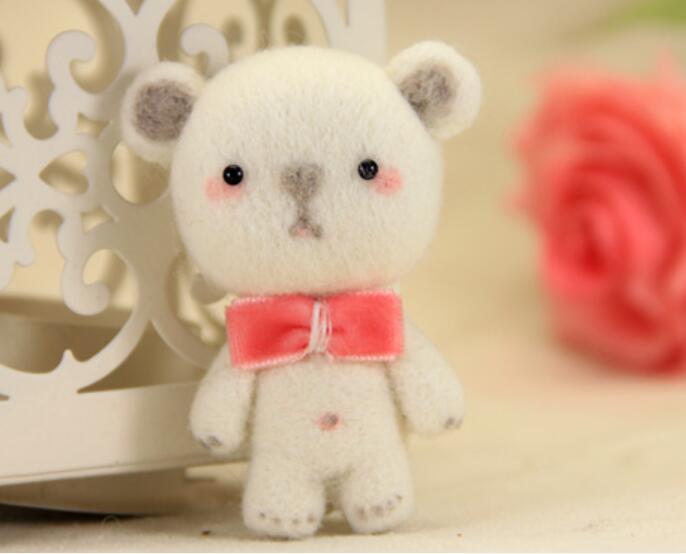 Small polar bear wool felting needlepoint kit couples pendant felt needlecraft DIY craft handmade needlework with tools plus: Bow Bear / With Car chain