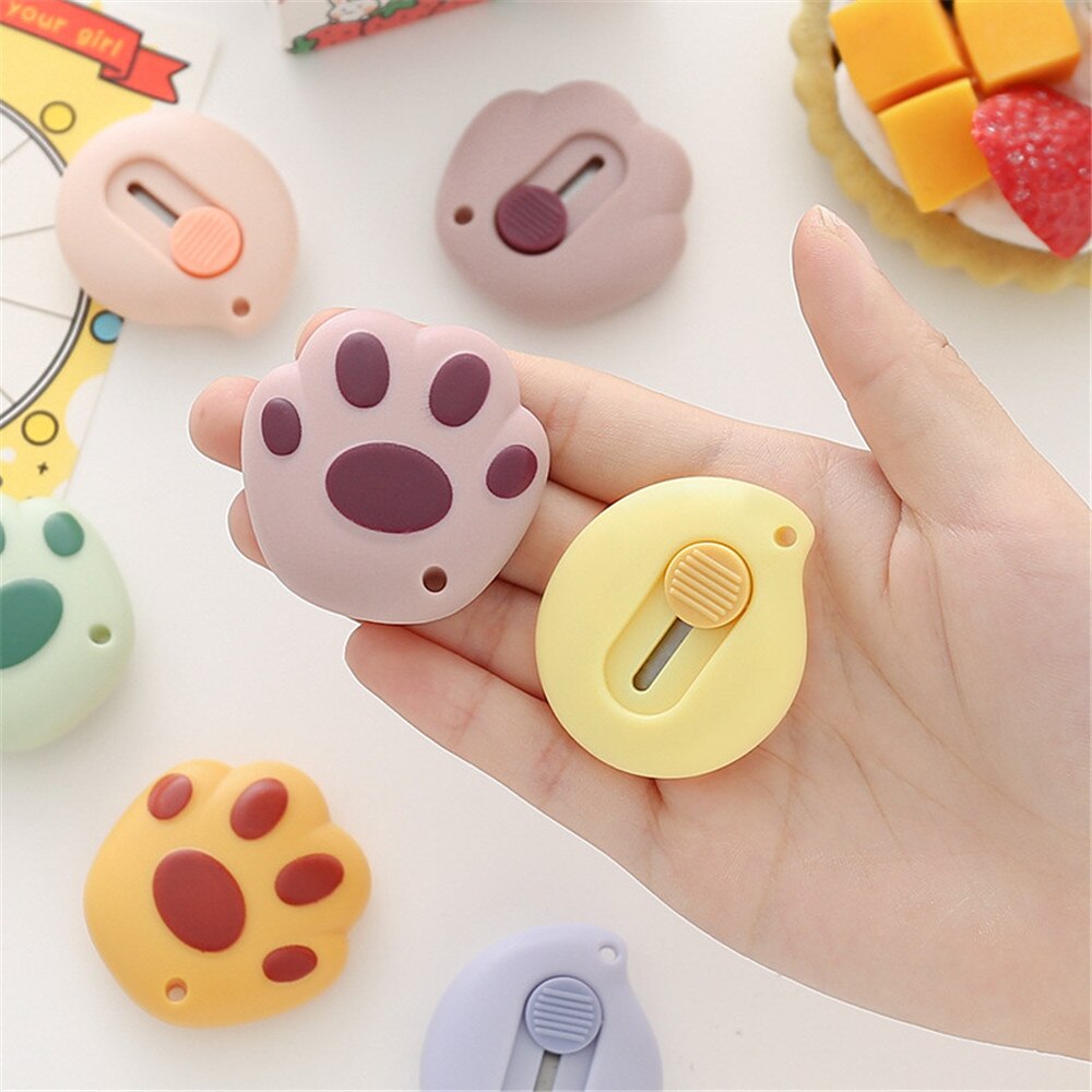 1 Pcs Leuke Cartoon Gehaktbal Kat Klauw Mes Mini Intrekbare Papier Cutter Art Mes Express Doos School Thuis Leveringen