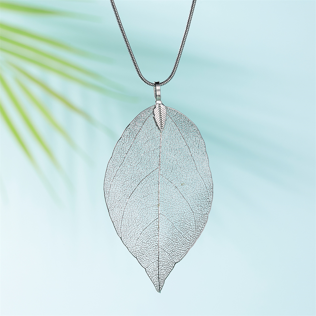 Collar con colgante de hoja de cadena de suéter largo a la para mujer, gargantilla de hojas especiales, cadena de suéter para mujer, joyería de boda