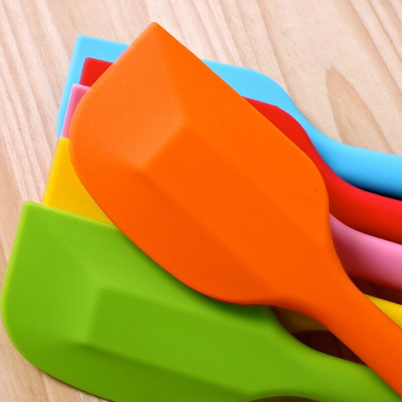 Stor röd/rosa/lila/grön silikonspatel kökstillbehör i ett stycke plastprylar köksskrapa