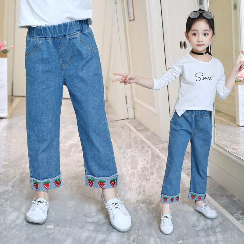 Cowgirl casual jeans med jordbærbroderi løse bukser for barn rett solide bukser blå myke denimjeans