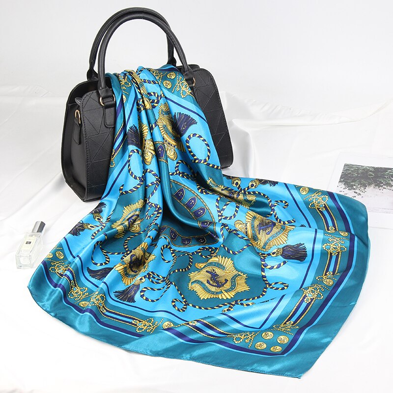 Silkeskjerf kvinner svart blomstertrykk luksusmerke foulard bandana 90*90cm firkantede sjal og omslag sateng hodehårskjerf: A1-4