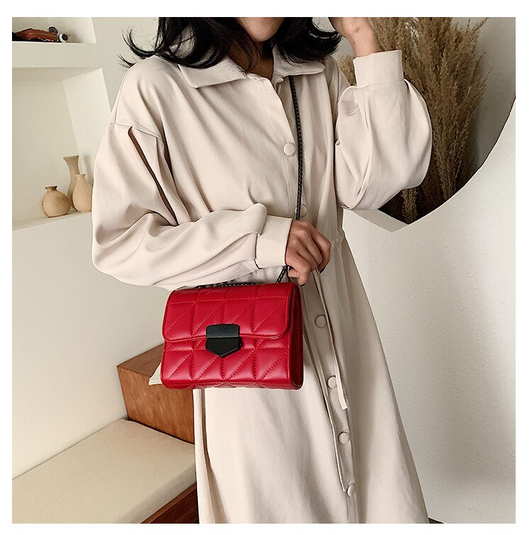 CAIDA Europäischen Platz Tasche Für Frauen sperren Kette Schulter Bote Taschen Neue PU Leder Handtasche