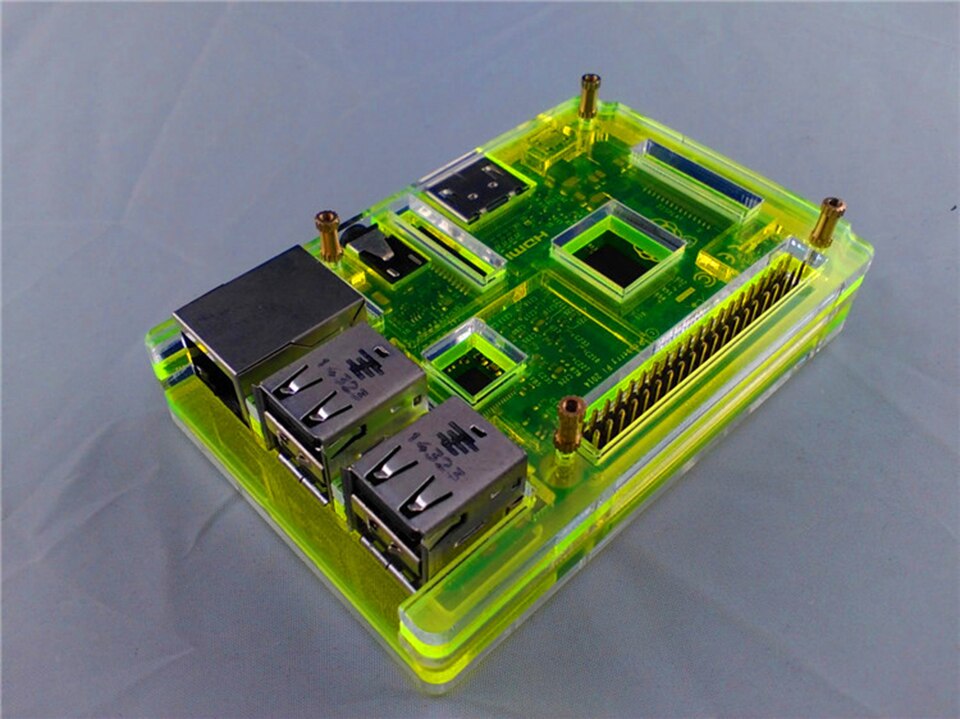 Coque raspberry  pi 3 b+  plus génération, coque 5 couches, couleur jaune, noir, bleu, orange, rouge, envoi avec dissipateur thermique: Vert