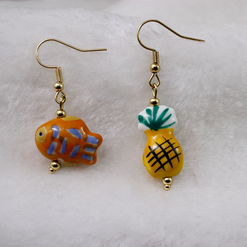 2Pcs/Lot Painted Handmade Ceramic Tulip/Tropical Fish Pendant Beads/Animal Charms/Steel Eye Pin DIY Necklace Earring Accessories