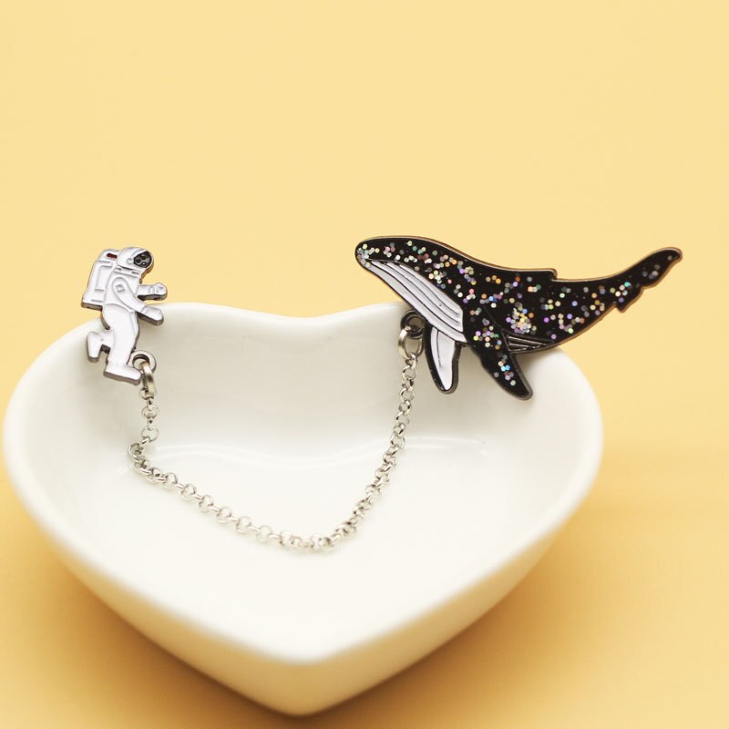 Xm-komisch exo gleich Brosche Astronaut Platz Wal Metall Abzeichen niedlich i Kleidung Dekoration Hai Stift Zubehör