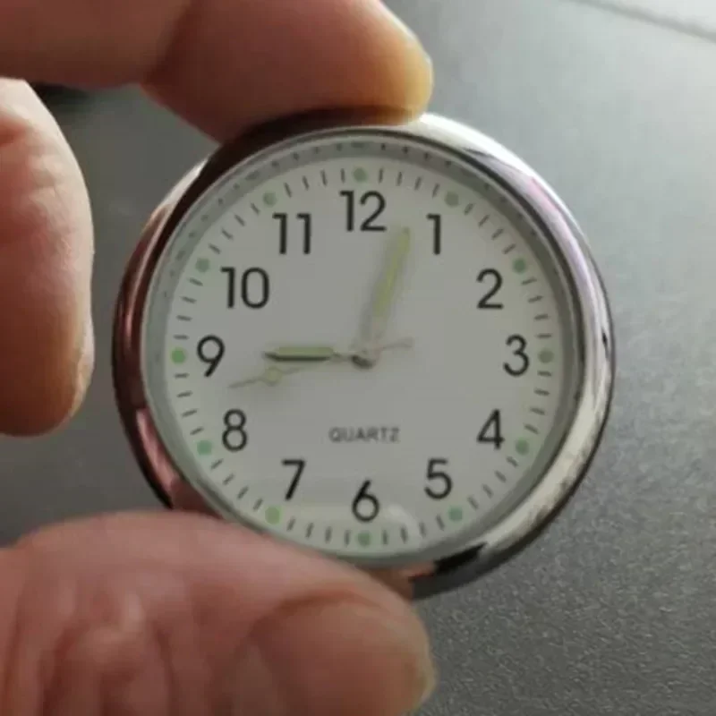 40mm Mini Digitaluhr Leuchtende Autouhr Autos Interne Stock-an Uhr Mechanik Quarzuhren Auto Ornament: Braun