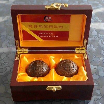 solid walnut fitness ball for elderly hand message balls palm health care hand finger exercise ball: wood box 3