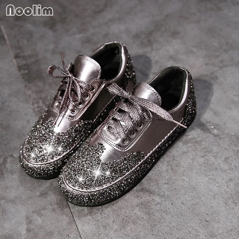 Printemps baskets femmes appartements strass Bling chaussures décontractées dames paillettes couleurs mélangées bout rond à lacets chaussures de danse: Gun color / 38