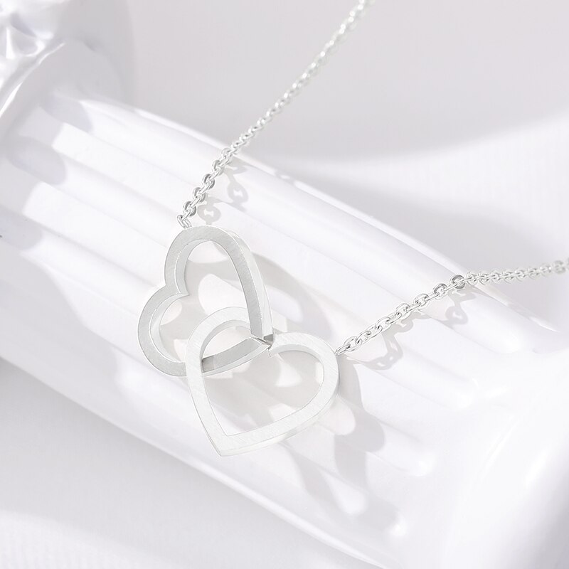Colares dupla de coração para mulheres, pingente de aço inoxidável, corrente dourada, chocadores, colar em forma de coração, joia de casamento, presente: Silver Color