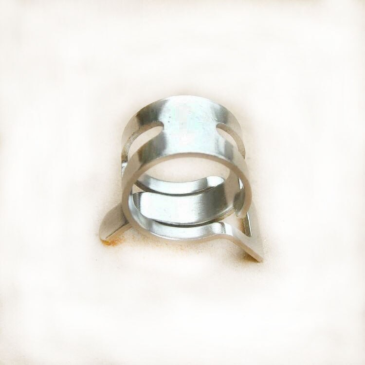 100Pcs Fuel Spring Clip Vacuum Silicon Hose Clamp Autos Spring Clip Fuel Oil Water Hose Pipe Tube Clamp