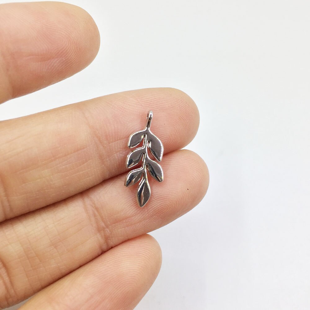 Eruifa 20pcs 7*14mm Gold/Silver Plated Leaf Zinc Alloy Charms Pendant Jewelry DIY Necklace Bracelet Earrings 2 colors: rhodium silver