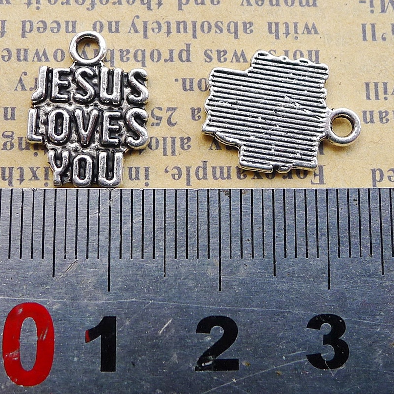 50 stks/pak Vintage Jesus Loves You Legering Hanger Labels DIY Ambachten Gebreide Sieraden Hanger Accessoires Benodigdheden