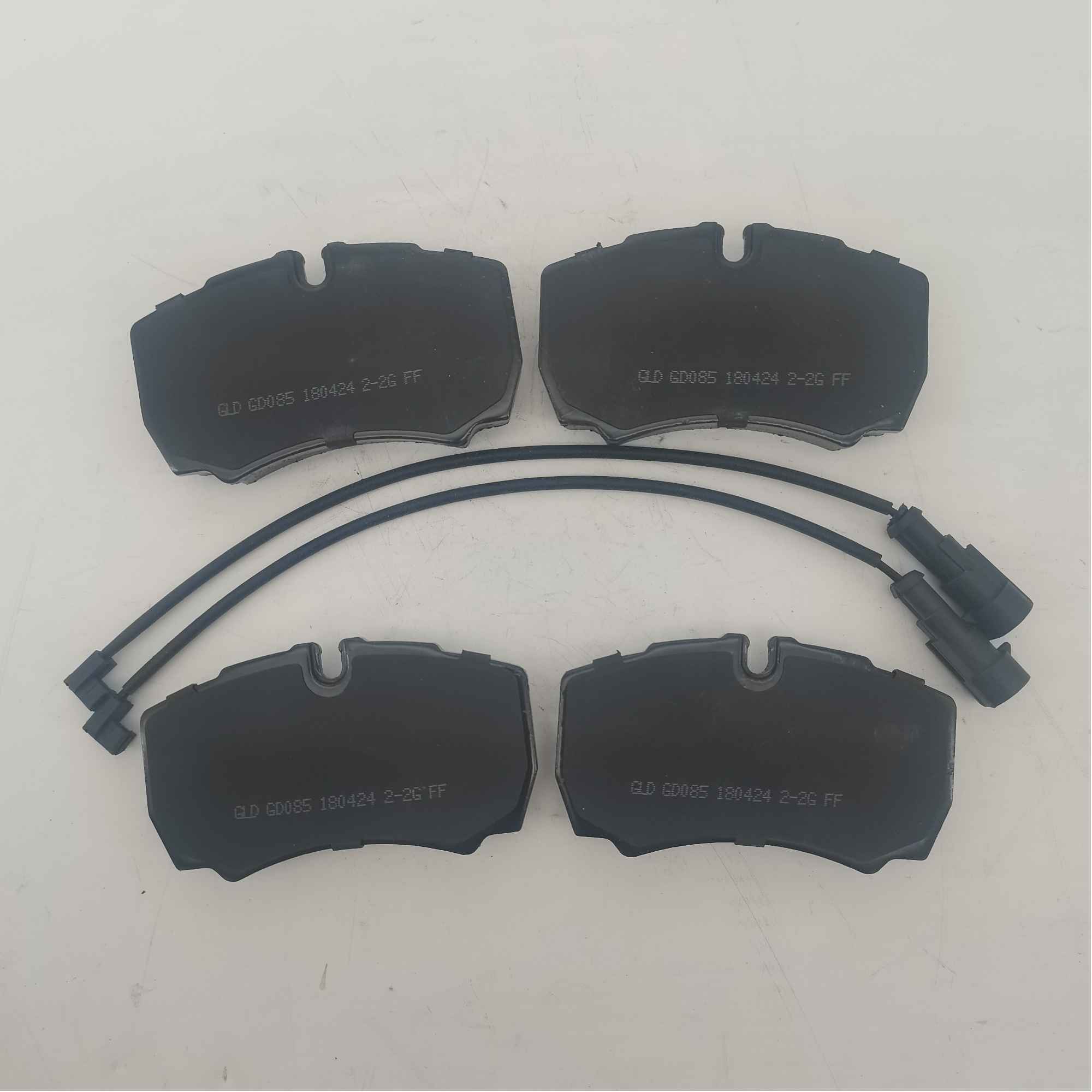 GD085/FDB1405 4piece/set Car Brake Pads Rear For IVECO DAILY III Box Body / Estate [1997] OEM:424 708 41