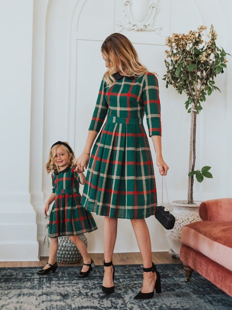 2022 Mommy And Daughter High Waisted Green Plaid O-Neck Plaid Outfits Spring Family Matching Dresses Look Festival Dress