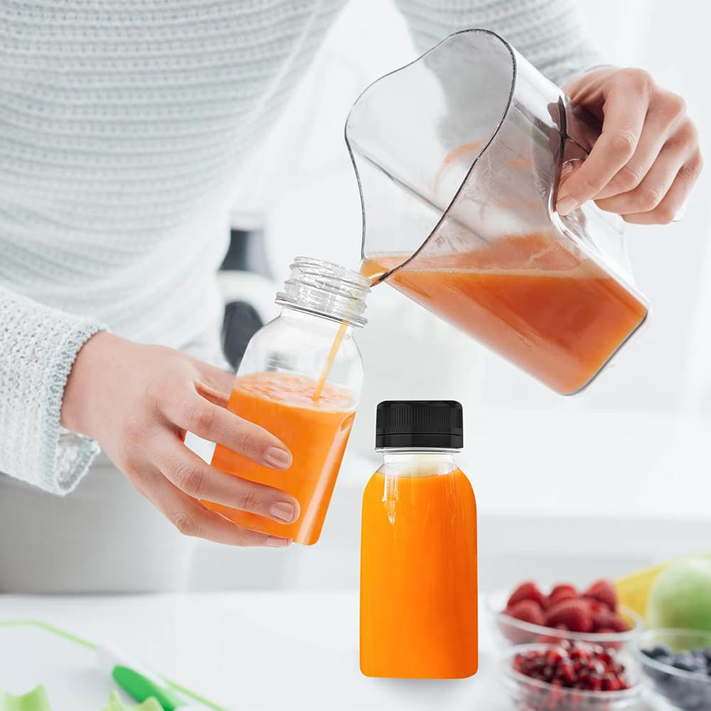 10 botellas de jugo de plástico de 4 OZ, recipientes reutilizables para bebidas a granel, viene con tapa negra, para jugo, leche y otras bebidas