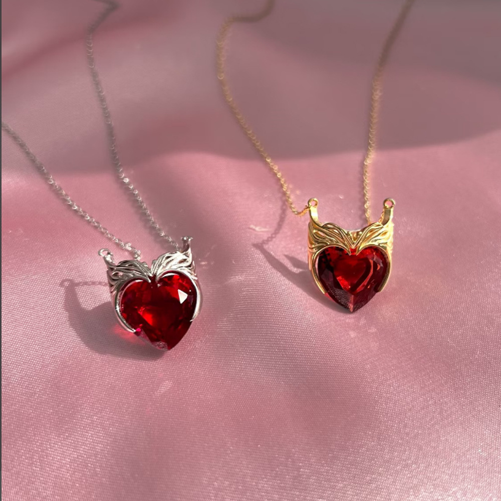 Movie Scarlet Witch Necklace Jewelry Cute Rhinestone Love Heart Helmet Pendant Choker Necklaces Geek Accessories