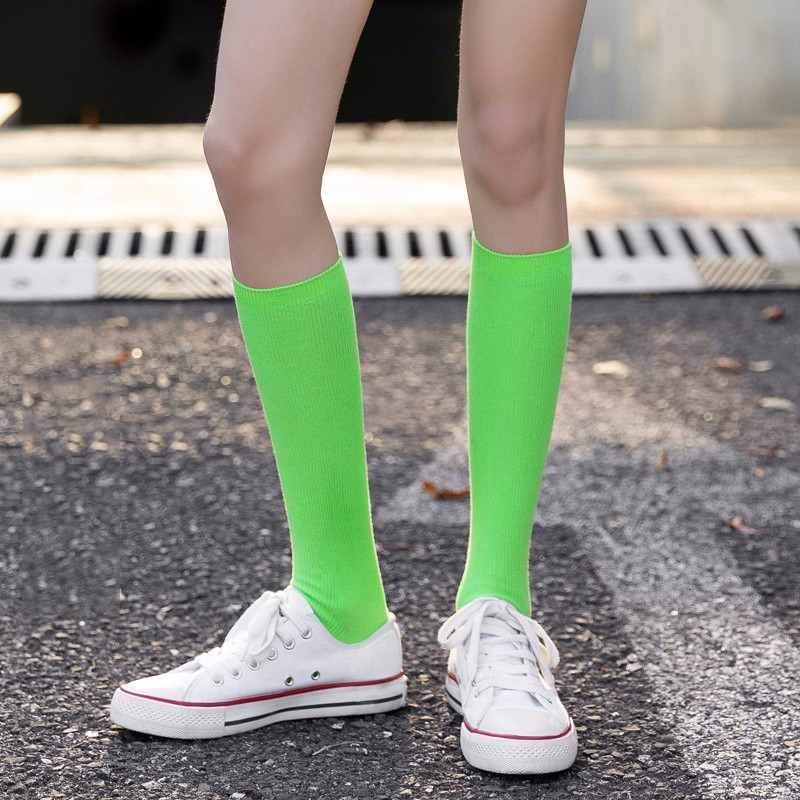 Calze da donna Calzini lunghi semplici in stile giapponese di nuova moda per le donne Calzini alti al ginocchio traspiranti di alta qualità Lady