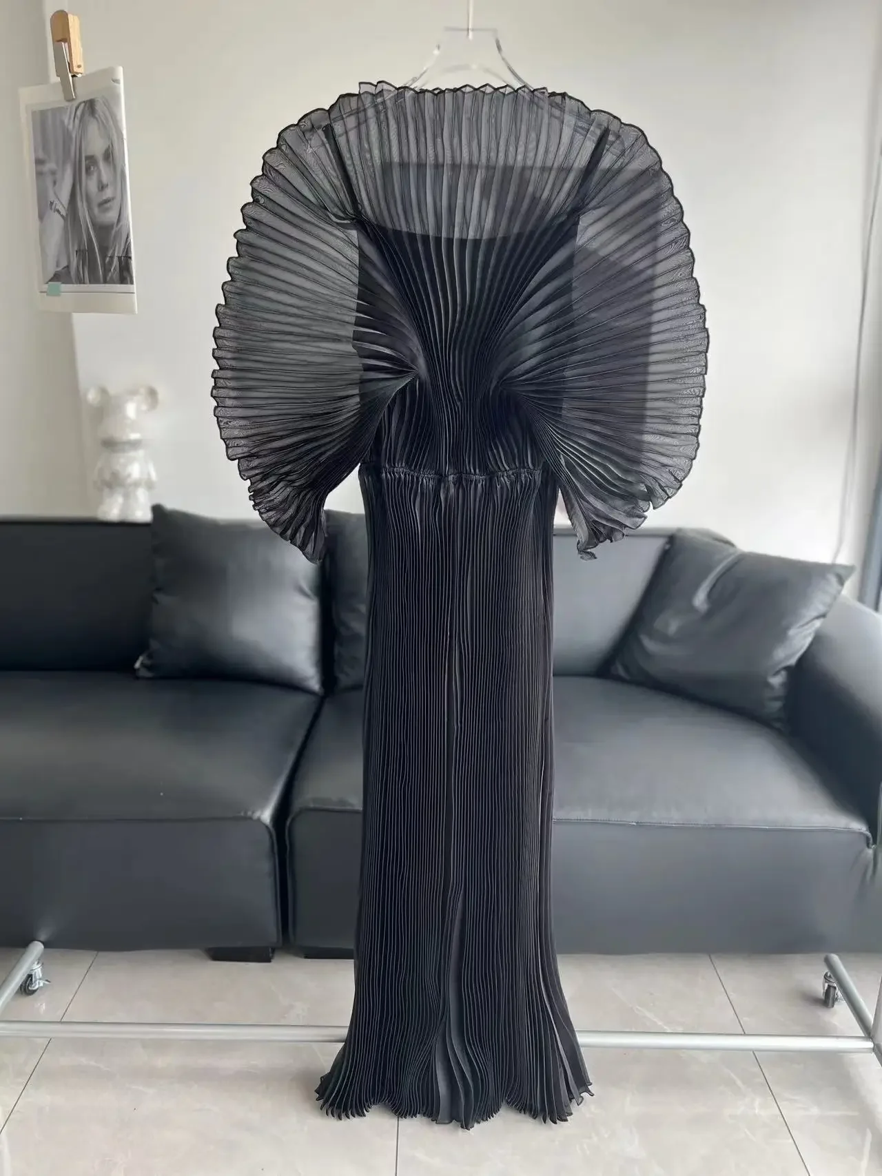 MIA XU Miyake Plissee Falten 2024 Herbst Neues Plus-Size-Kleid Handgefertigte Dolds Elegantes, brustfreies Abendkleid Damenbekleidung: Beige