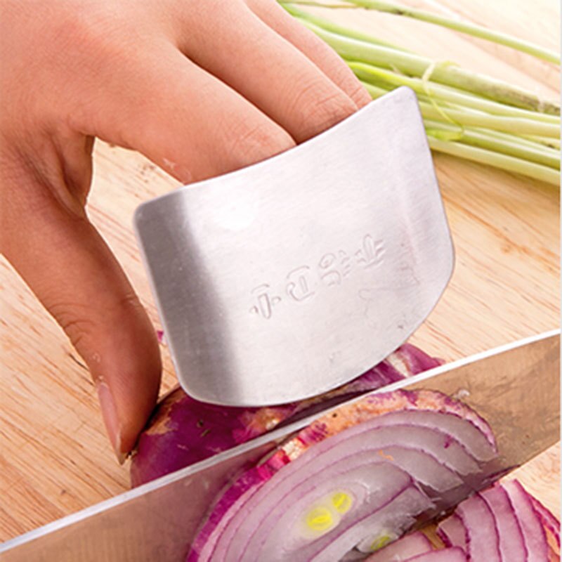 Kitchen stainless steel cut-off device, cutting vegetable hand guard, finger guard, anti-cutting hand cutting aid