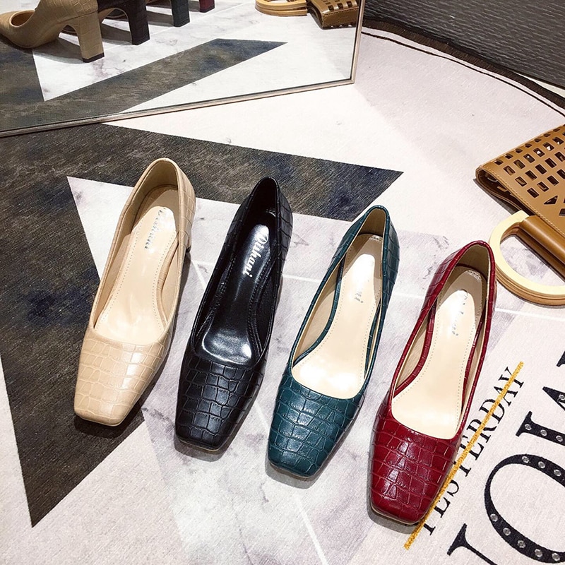 Höst vår kvinnor pumps fyrkantig tå chunky höga klackar pu ormtryckt läder dagliga skor kontorsarbete pumps 4 färger