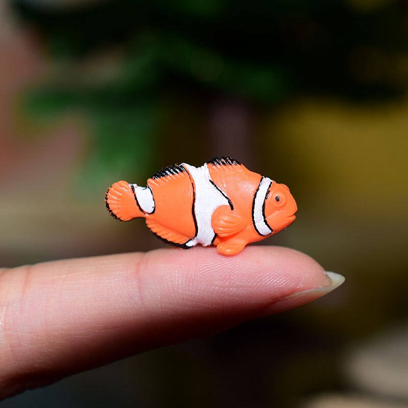 Miniatuur Oceanen Diermodel Schildpad Alligator Walvis Haai Dolfijn Pinguïn Clownfish Kikker Zee Wereld Mini Figurine Decor Speelgoed: Goldfish