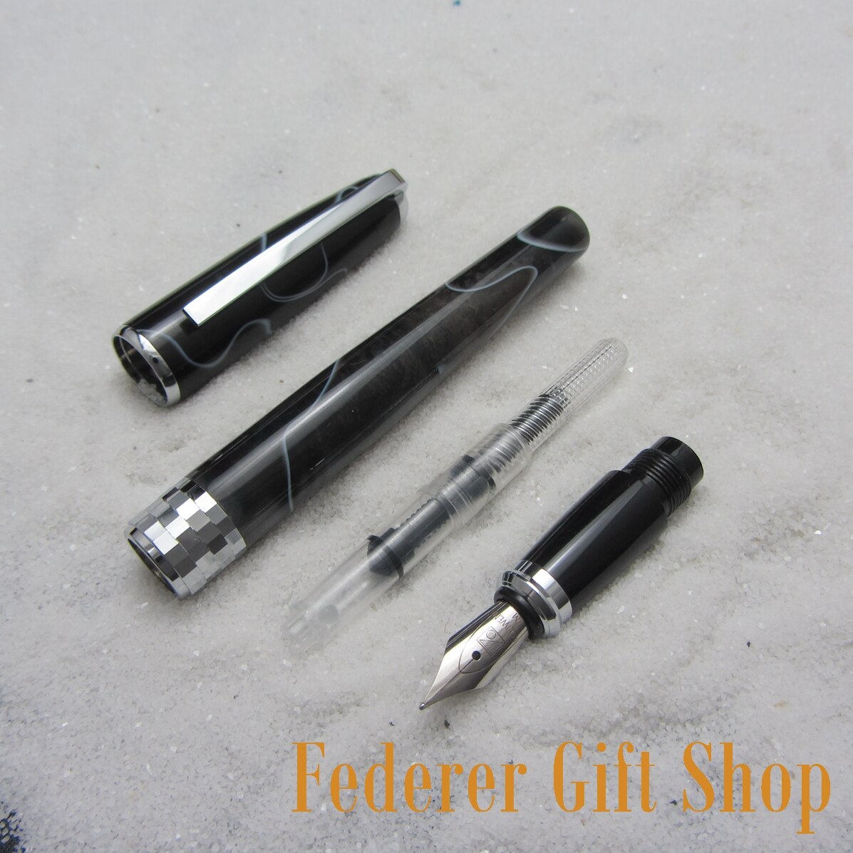 Fuliwen F26 Black acrylic Case and Silver Clip Fountion Pen Magical pattern M Nib ink Pen
