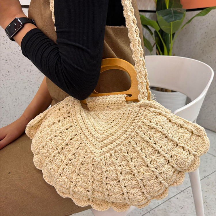 Gebreide schelpentas met houten handvat Boheemse stijl Elegante vakantiehandtas Casual magnetische drukknoop Trendy strandhandtas voor woon-werkverkeer