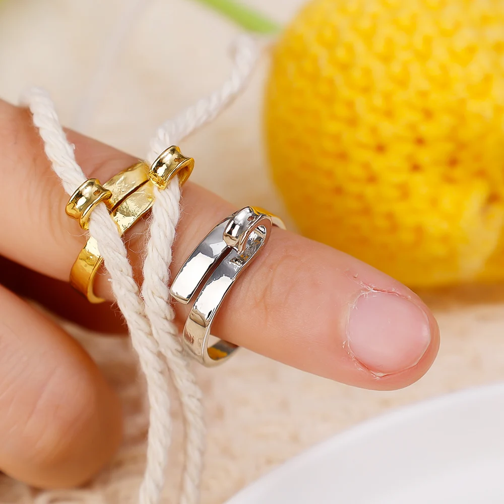 Anelli ad anello per uncinetto per maglieria Guida per filati fai-da-te Dito Supporto più veloce Anello Ditale Crocheter regolabile Strumenti per cucire Forniture