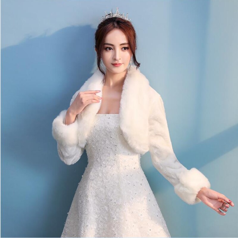 Faux Fur Autumn Winter Wedding Jackets Long Sleeve For Bride Ladies Coat Full Lined Feather Shrug Warm Fur Cloak