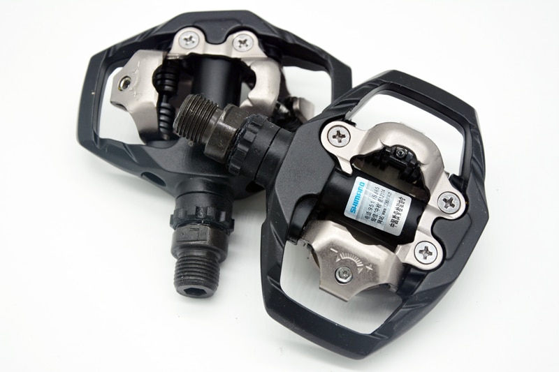 Ægte pd -m530 spd mtb trail mtb klipløse pedaler med klamper sorte hvide cykelpedaler