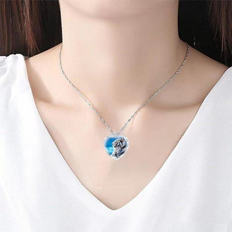 Accessories for women, vintage pendant necklace, crystal jewelry, tiger mother and child heart-shaped crystal necklace