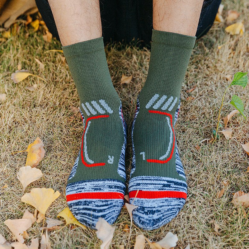 4 Pairs/Lot Combed Cotton Men Socks Hiking Hunting Fitness Gym Mountaineering Socks Breathable Football Cycling Sports Socks