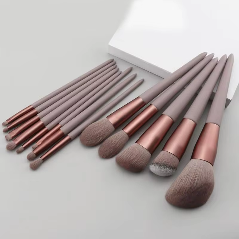 13-teiliges buntes Make-up-Pinsel-Set für Lidschatten, Foundation, komplette Make-up-Pinsel, Lidschatten, Rouge, Schönheit, weichmachende Make-up-Tools: Silber