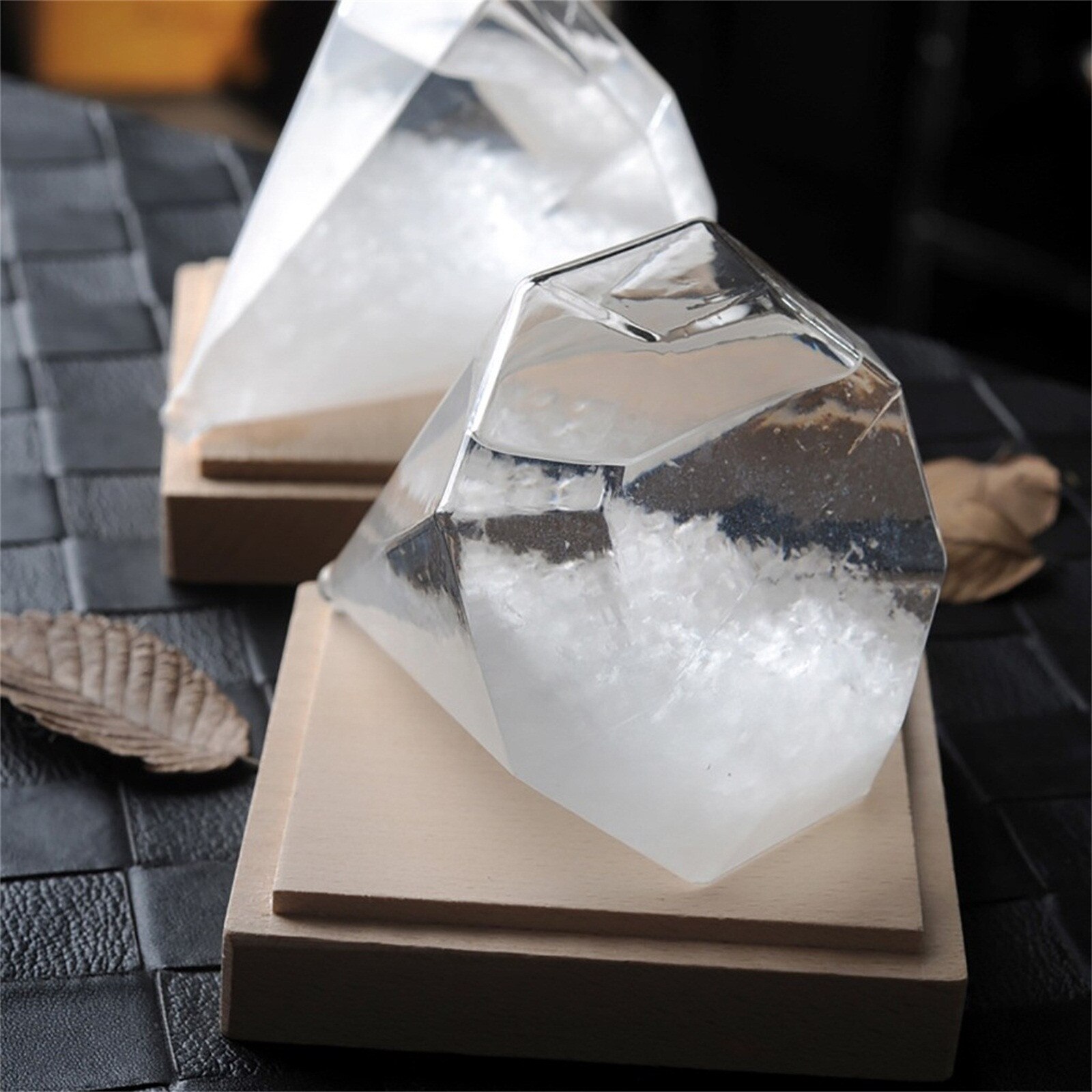 150ML Crystal Transparent Storm Glass Bottle Barometer Bottles Weather Forecast Stylish Desktop Water Weather Station #T2G