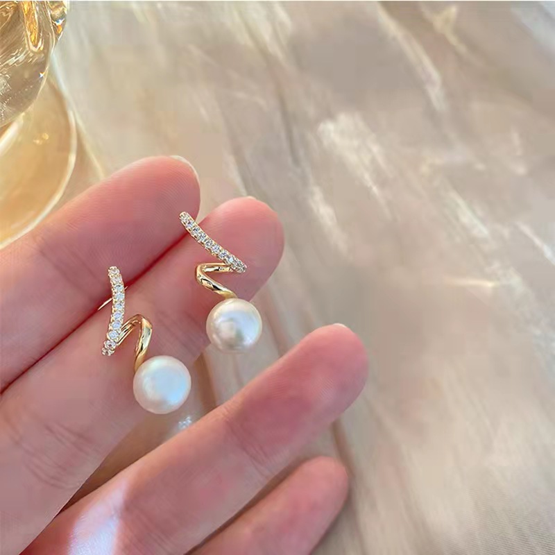 Nuevos bonitos pendientes de aro con tachuelas de perlas para mujer, pendientes minimalistas de Color dorado, aros pequeños Huggies, joyería de para boda: PLATEADO