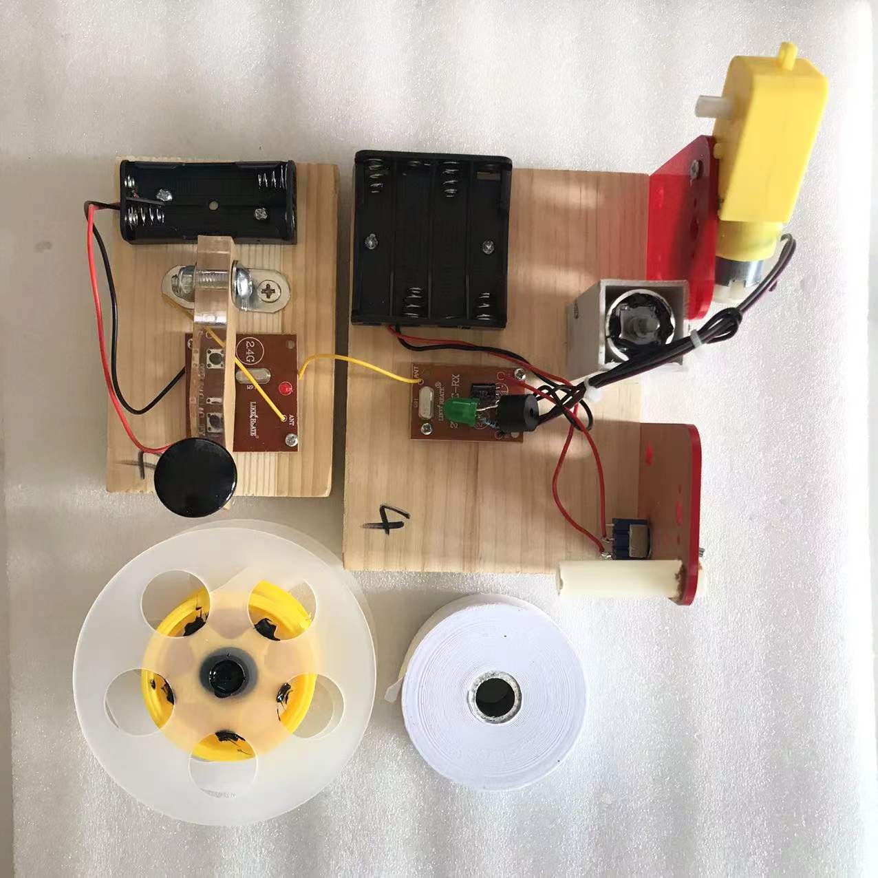 Radiotelegraph punch card transmitter Morse code telegraph sound and light cassette tape open space up to 200 meters