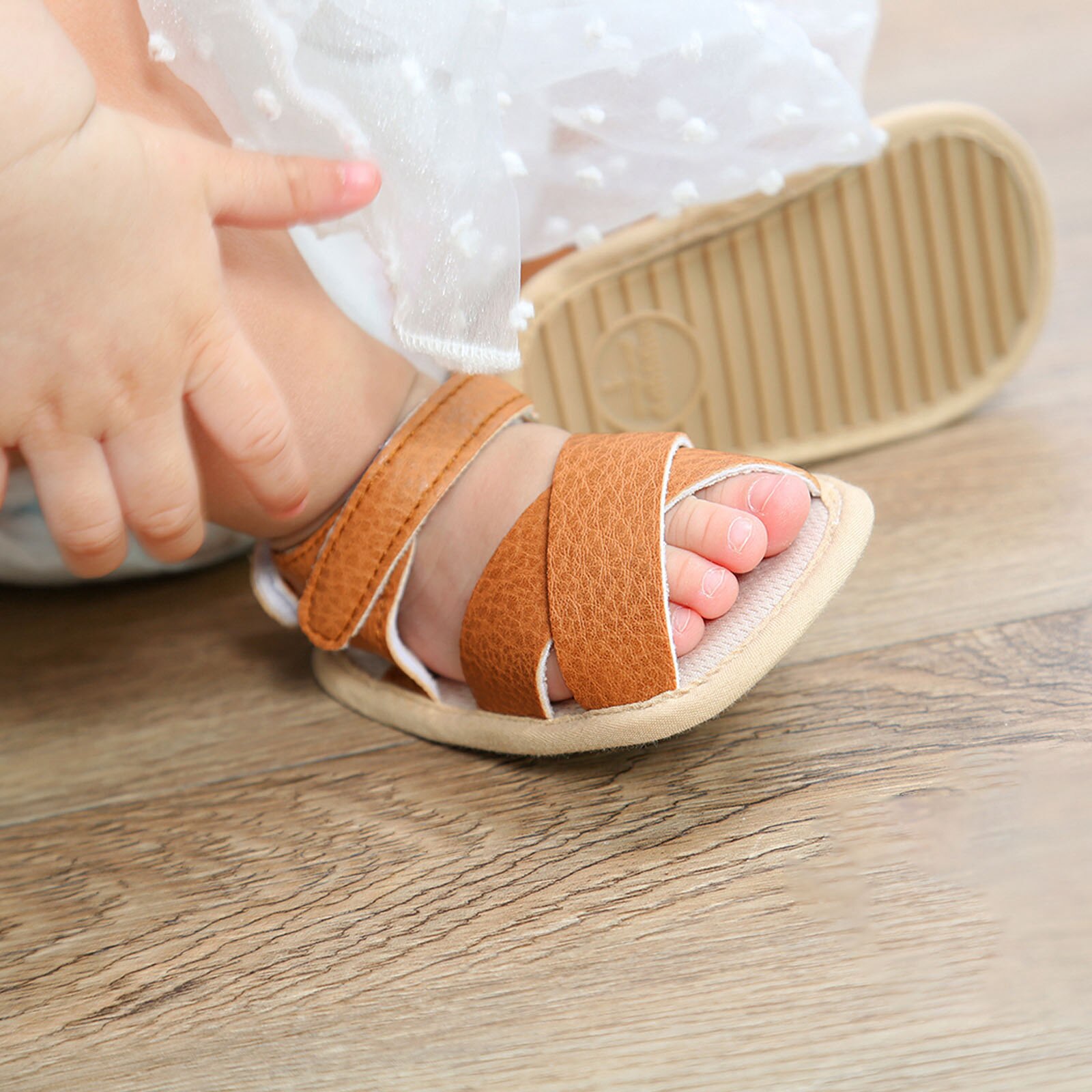 Baby Boys Girls Leather Shoes Summer Sandals Anti-Slip Open Toe Infant Flat Shoes With Criss Cross Strap Shoes 0-18Months