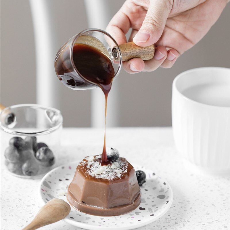 Taza de leche pequeña de vidrio, minijarra de leche con mango de madera, jarra de leche, taza de leche de miel, condimentos, plato pequeño, cubo occidental para restaurante y carne