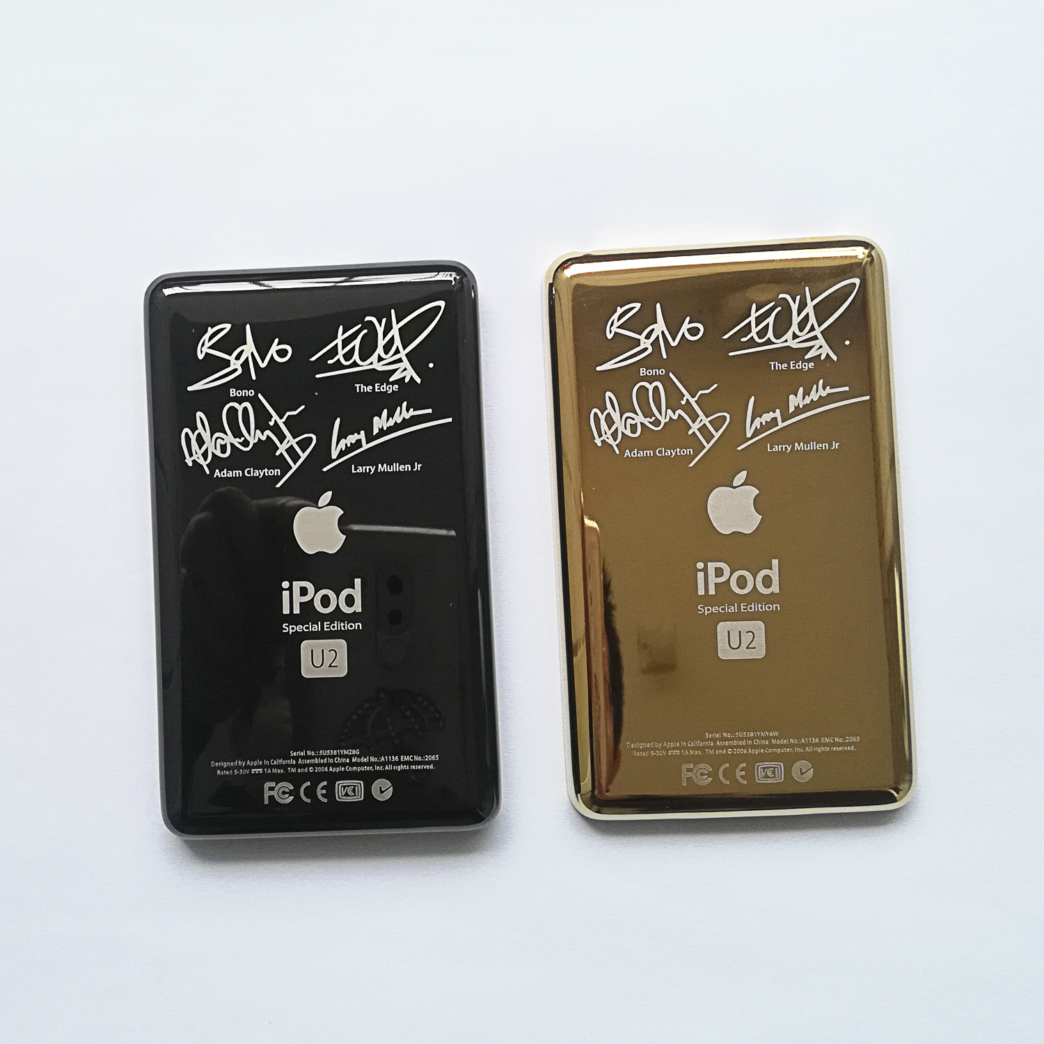 Svart och guldfärgad metallhölje på skalet till ipod 6th gen classic 160gb u2 special edition tjock