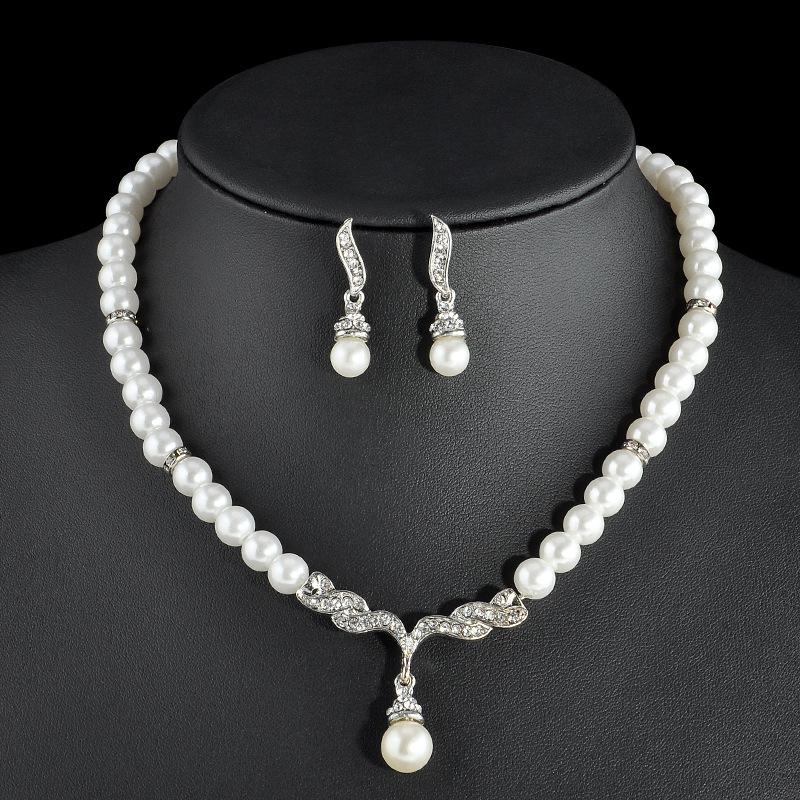 Rhinestone Simulated Pearl Jewelry Set For Women Pendant Necklace&earrings Hign Jewelry: Silver