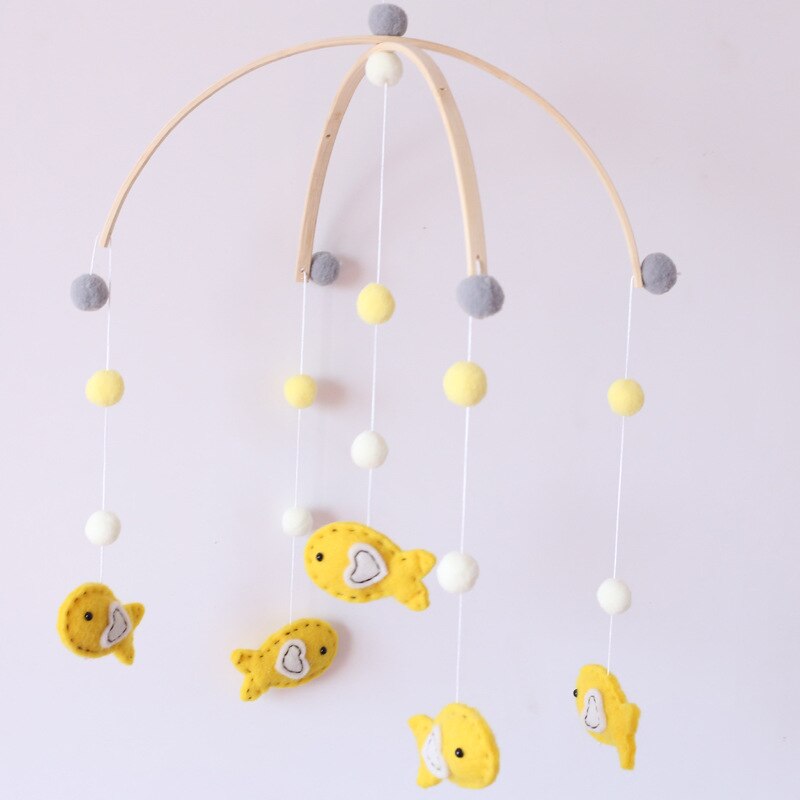 Baby seng krybbe søde træskramler naturligt træ perle filt dyr legetøj børn børn værelse dekoration: Gul fisk