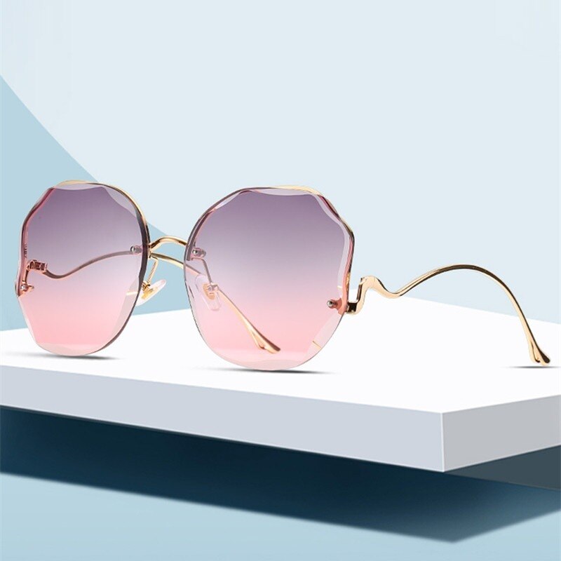 GISAEV-gafas de sol con degradado de té para mujer, anteojos de sol femeninos con corte de agua en el océano, patillas curvadas de Metal, UV400,